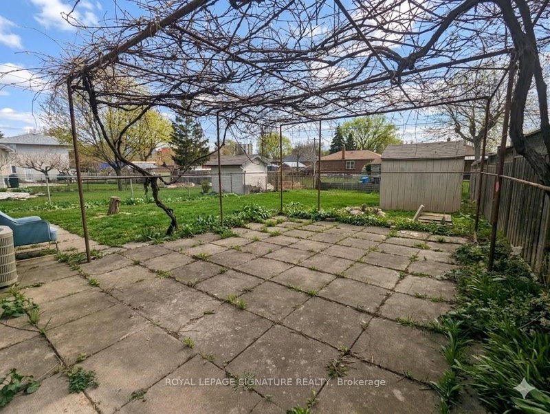 Upper - 10 Stella St, Toronto, M6L 3A7 | Image 3