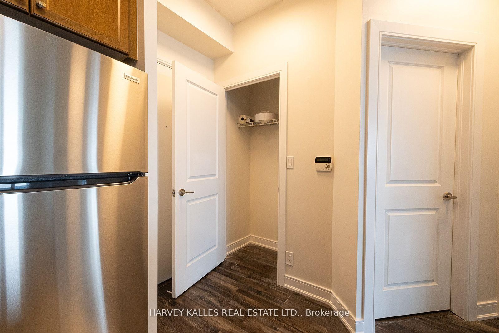 80 Absolute Avenue, Unit 910 - Photo 10