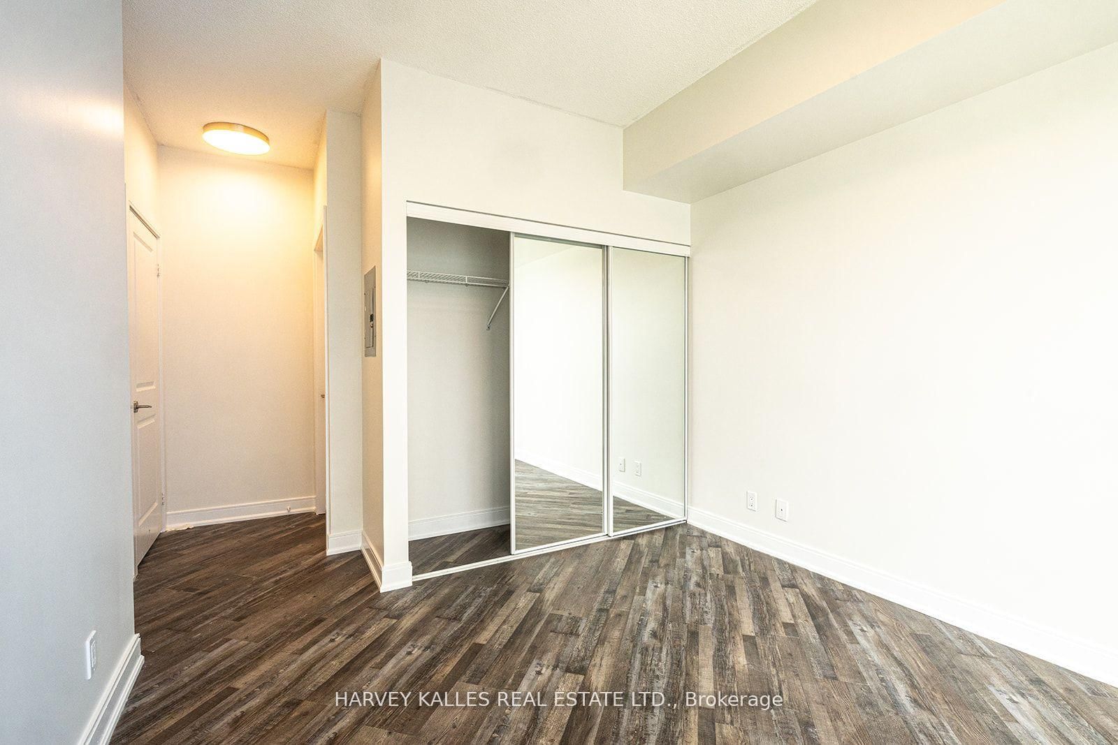 80 Absolute Avenue, Unit 910 - Photo 26