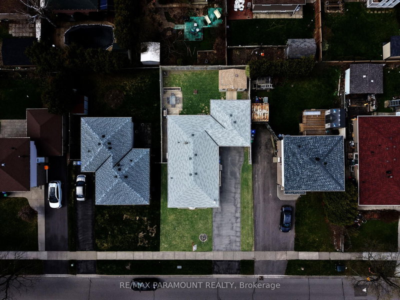 202 ARCHDEKIN Dr, Brampton, L6V 1Z1 | Image 3