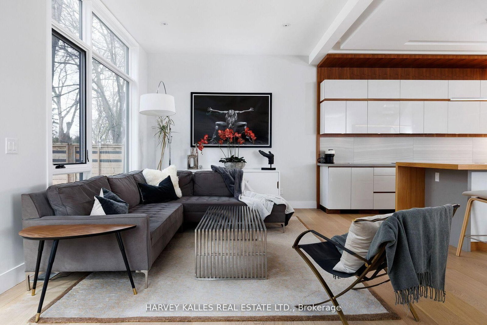 Detached House for sale at 43 Ballacaine Drive, Toronto, Ontario, M8Y 4B1 - Stonegate-Queensway - MLS: W13029896