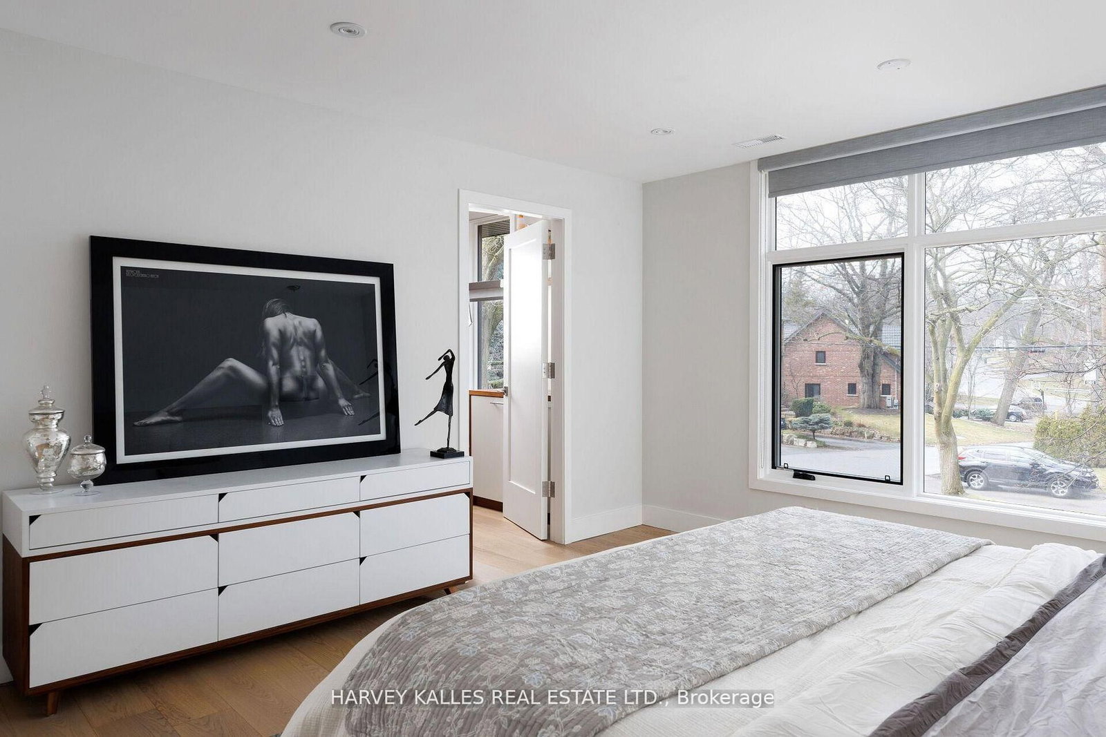 Detached House for sale at 43 Ballacaine Drive, Toronto, Ontario, M8Y 4B1 - Stonegate-Queensway - MLS: W13029896