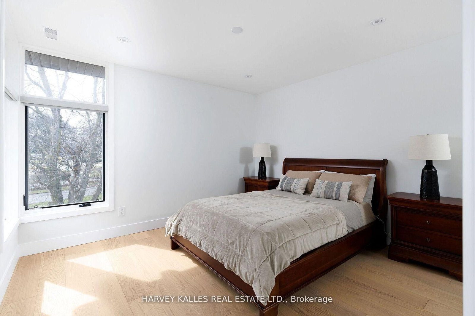 Detached House for sale at 43 Ballacaine Drive, Toronto, Ontario, M8Y 4B1 - Stonegate-Queensway - MLS: W13029896