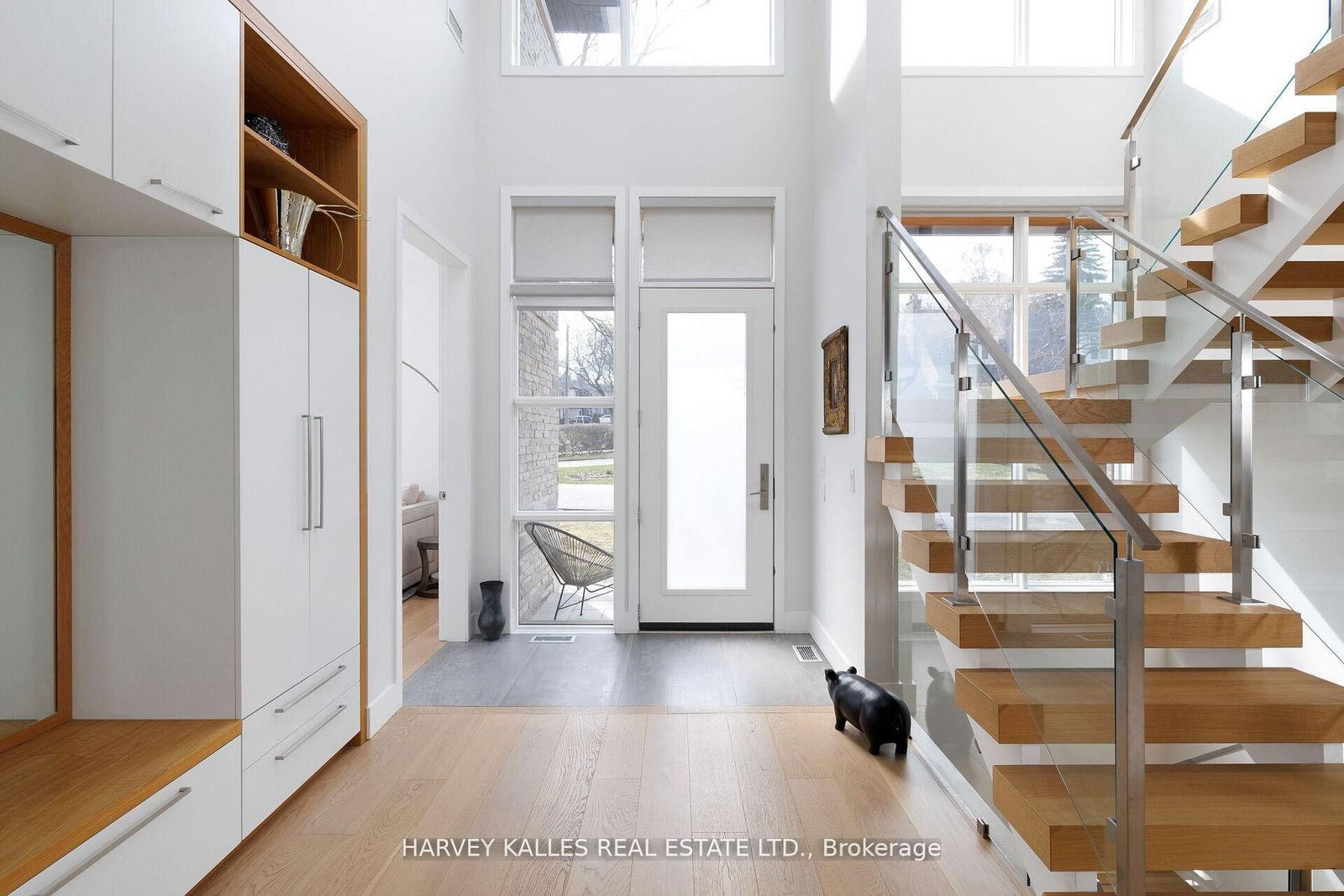 Detached House for sale at 43 Ballacaine Drive, Toronto, Ontario, M8Y 4B1 - Stonegate-Queensway - MLS: W13029896