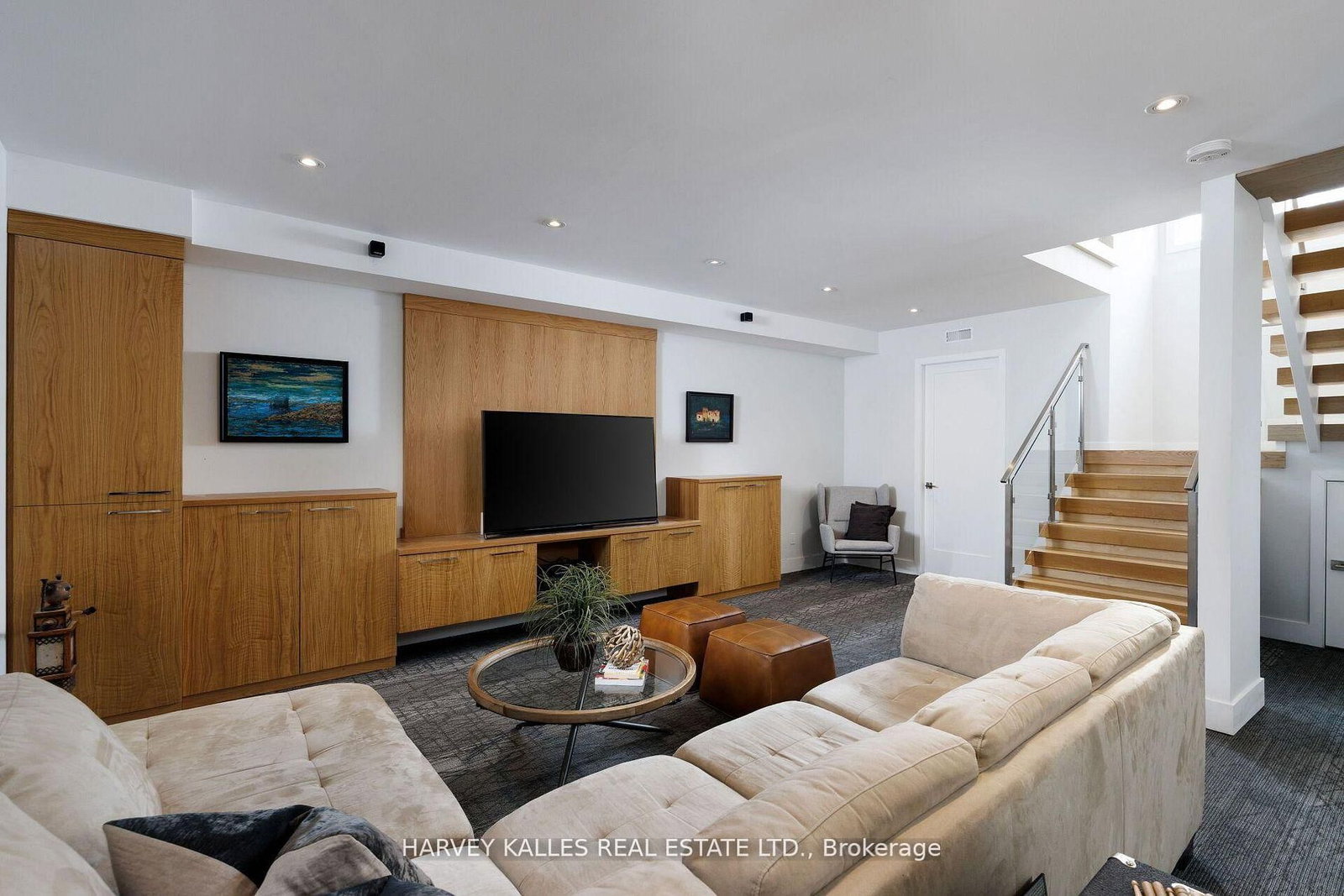 Detached House for sale at 43 Ballacaine Drive, Toronto, Ontario, M8Y 4B1 - Stonegate-Queensway - MLS: W13029896