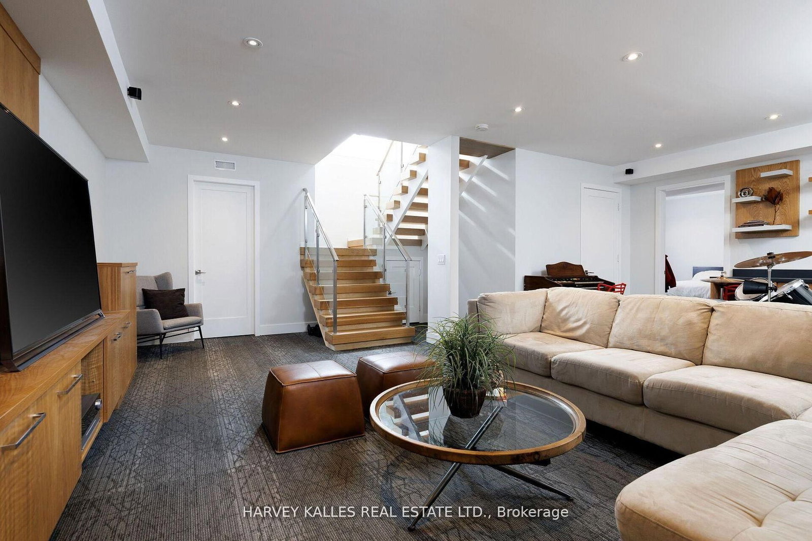 Detached House for sale at 43 Ballacaine Drive, Toronto, Ontario, M8Y 4B1 - Stonegate-Queensway - MLS: W13029896