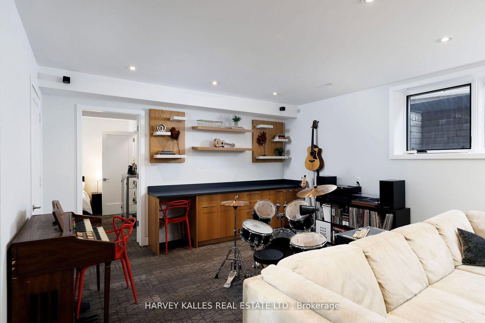 Detached House for sale at 43 Ballacaine Drive, Toronto, Ontario, M8Y 4B1 - Stonegate-Queensway - MLS: W13029896