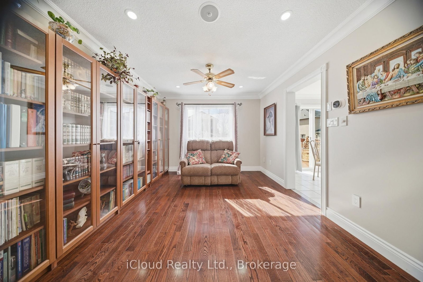 7389 Sandhurst Drive - Photo 11