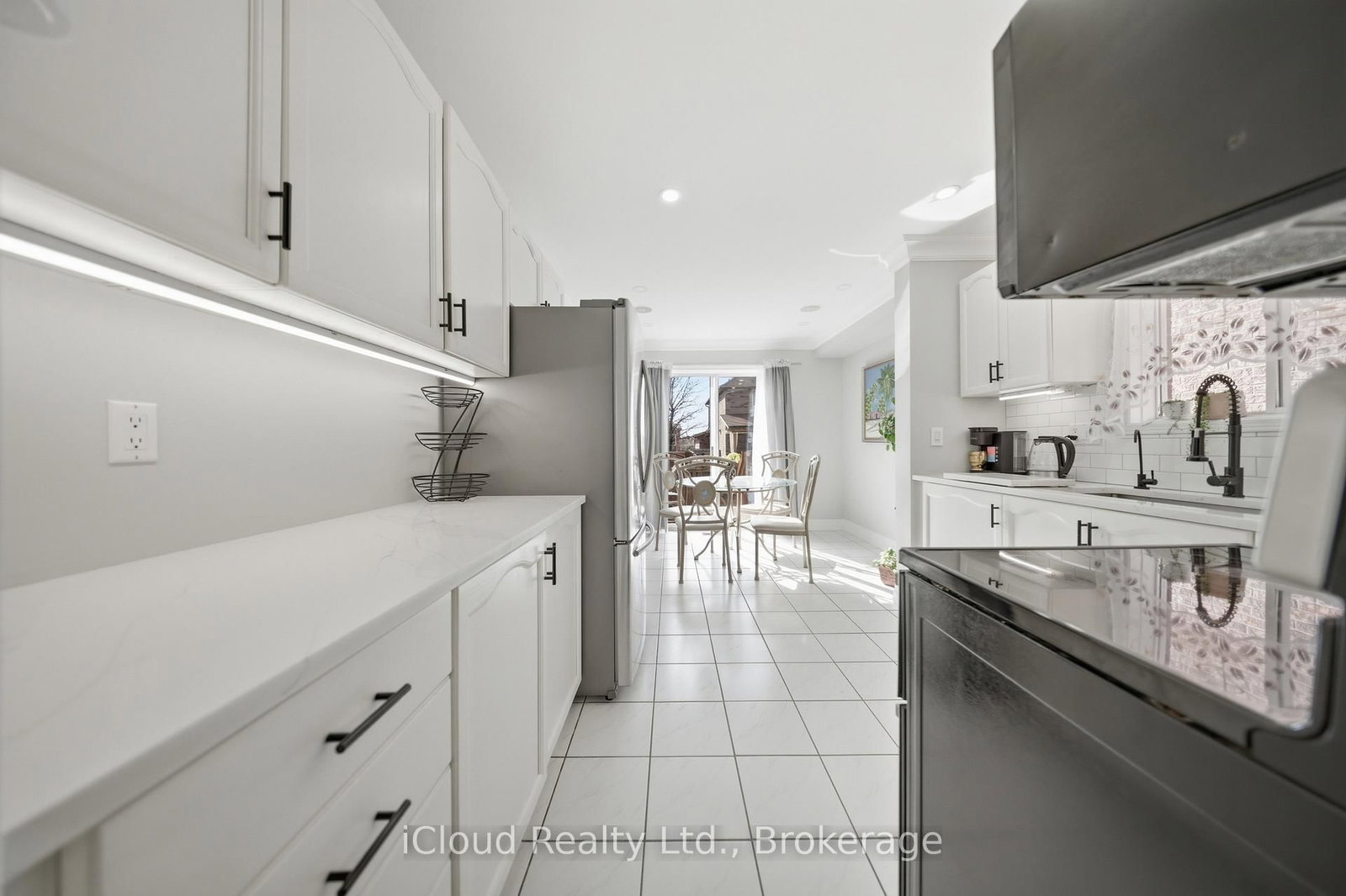 7389 Sandhurst Drive - Photo 14