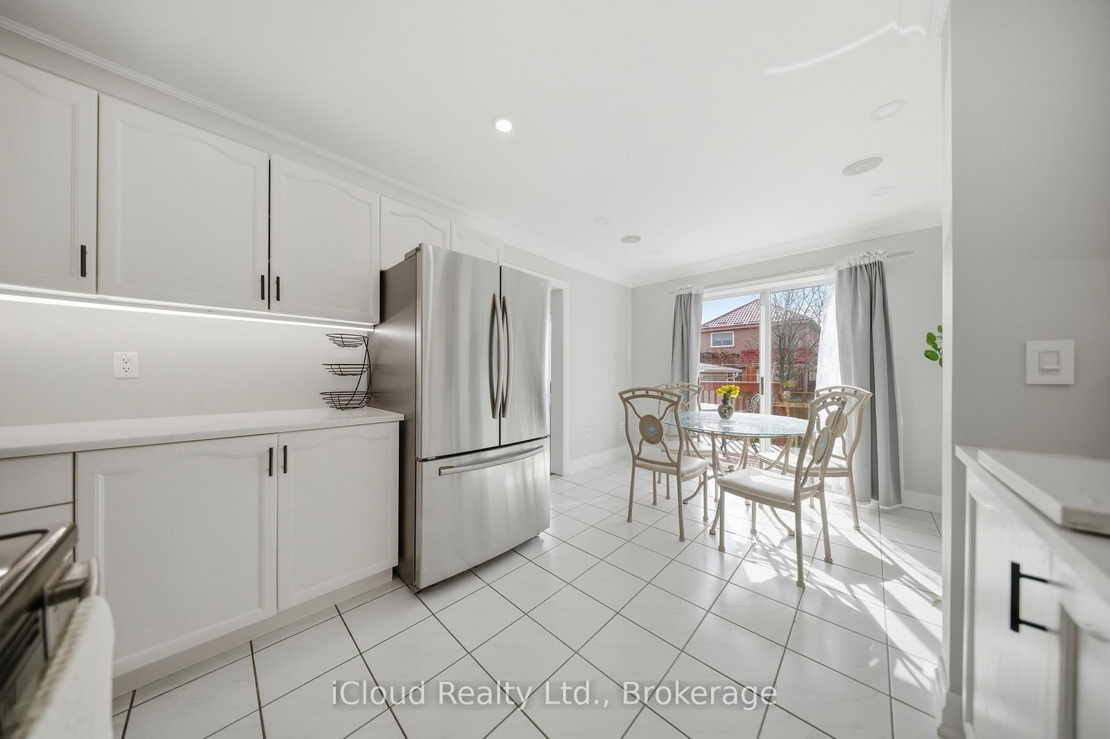 7389 Sandhurst Drive - Photo 15