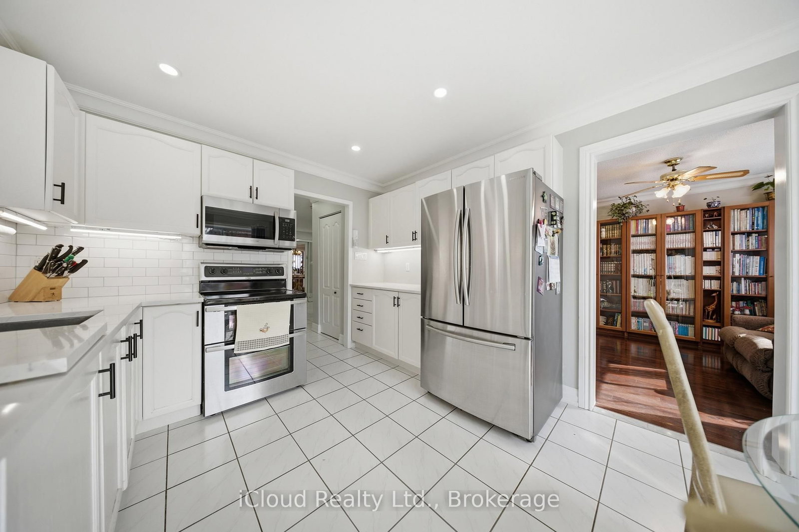 7389 Sandhurst Drive - Photo 17