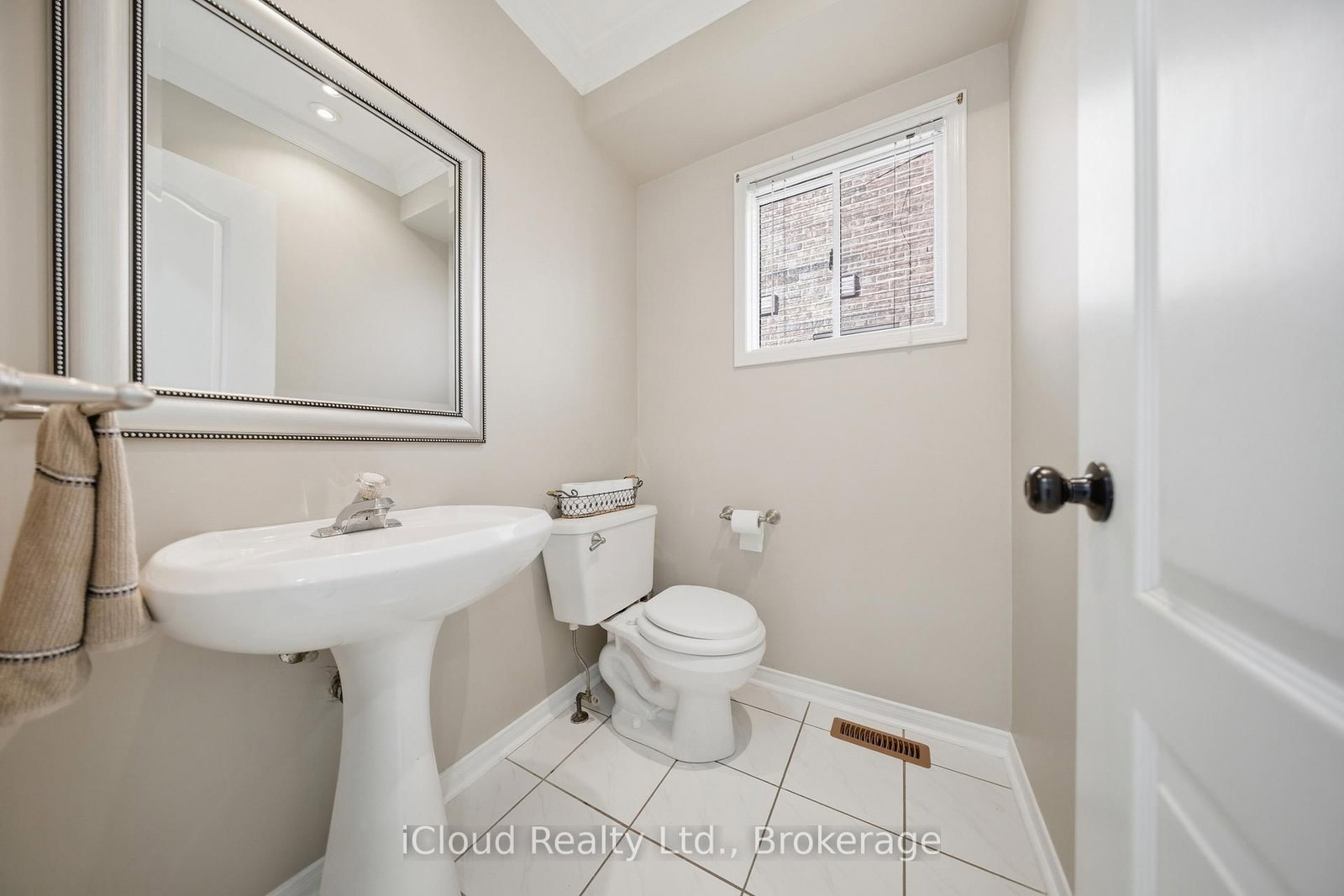 7389 Sandhurst Drive - Photo 18