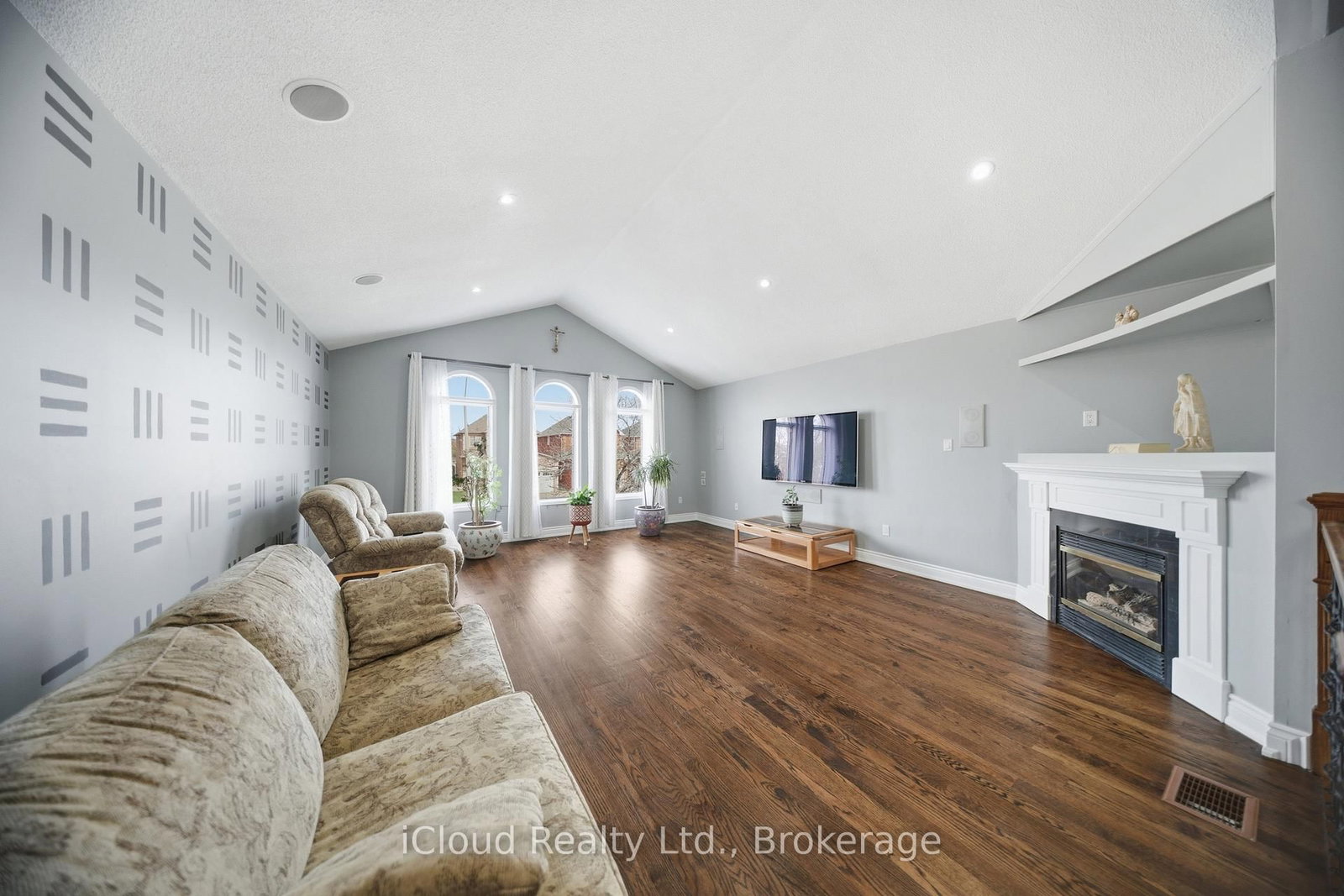 7389 Sandhurst Drive - Photo 21