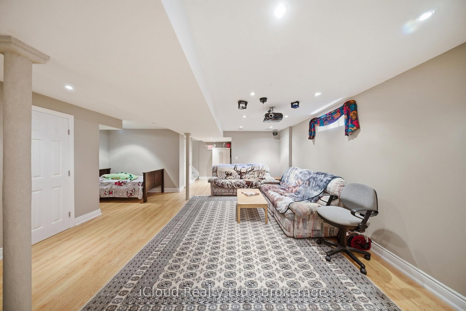 7389 Sandhurst Drive - Photo 34