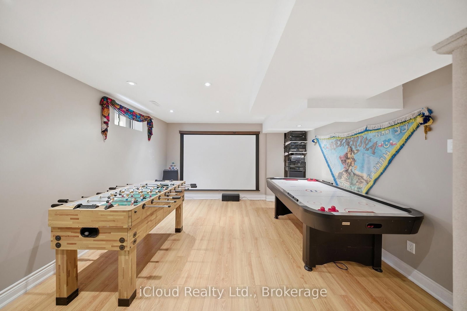 7389 Sandhurst Drive - Photo 36