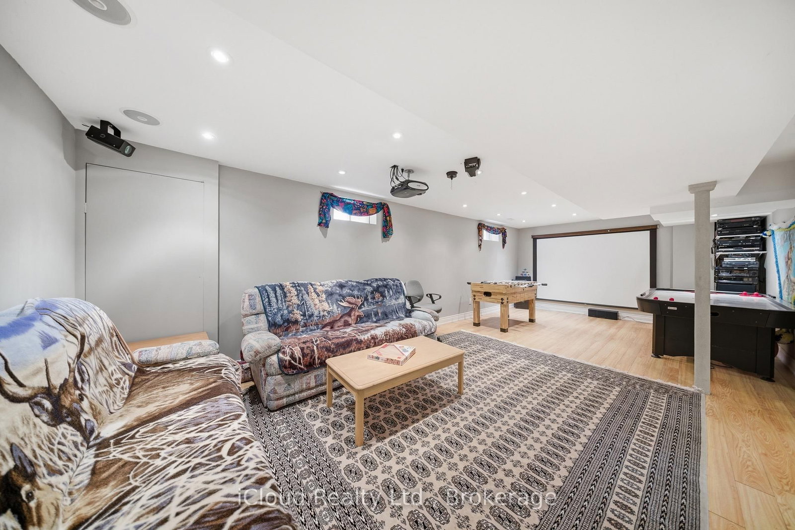 7389 Sandhurst Drive - Photo 39