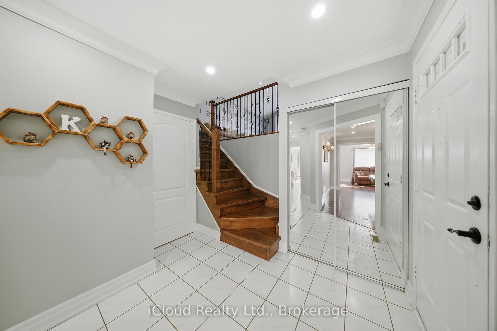 7389 Sandhurst Drive - Photo 6