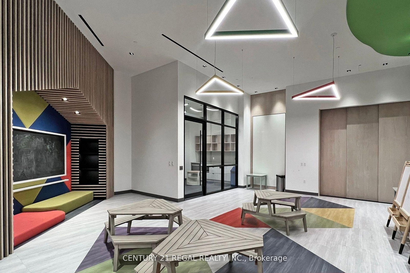 50 George Butchart Drive, Unit 113 - Photo 19