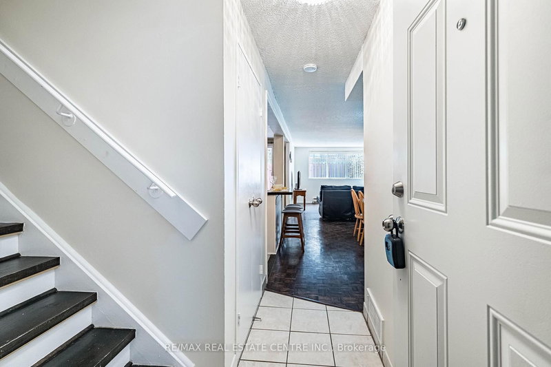 59 - 2170 Bromsgrove Rd, Mississauga, L5J 4J2 | Image 3