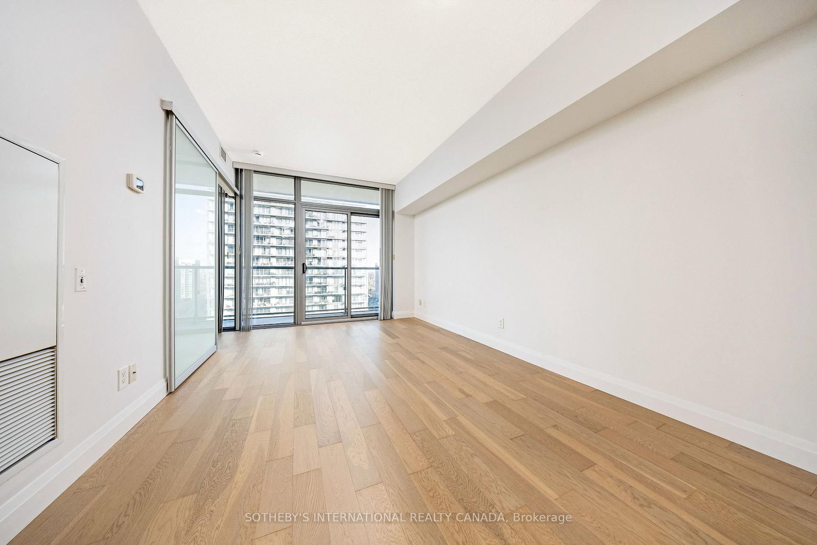 105 The Queensway Avenue, Unit 1601 - Photo 14