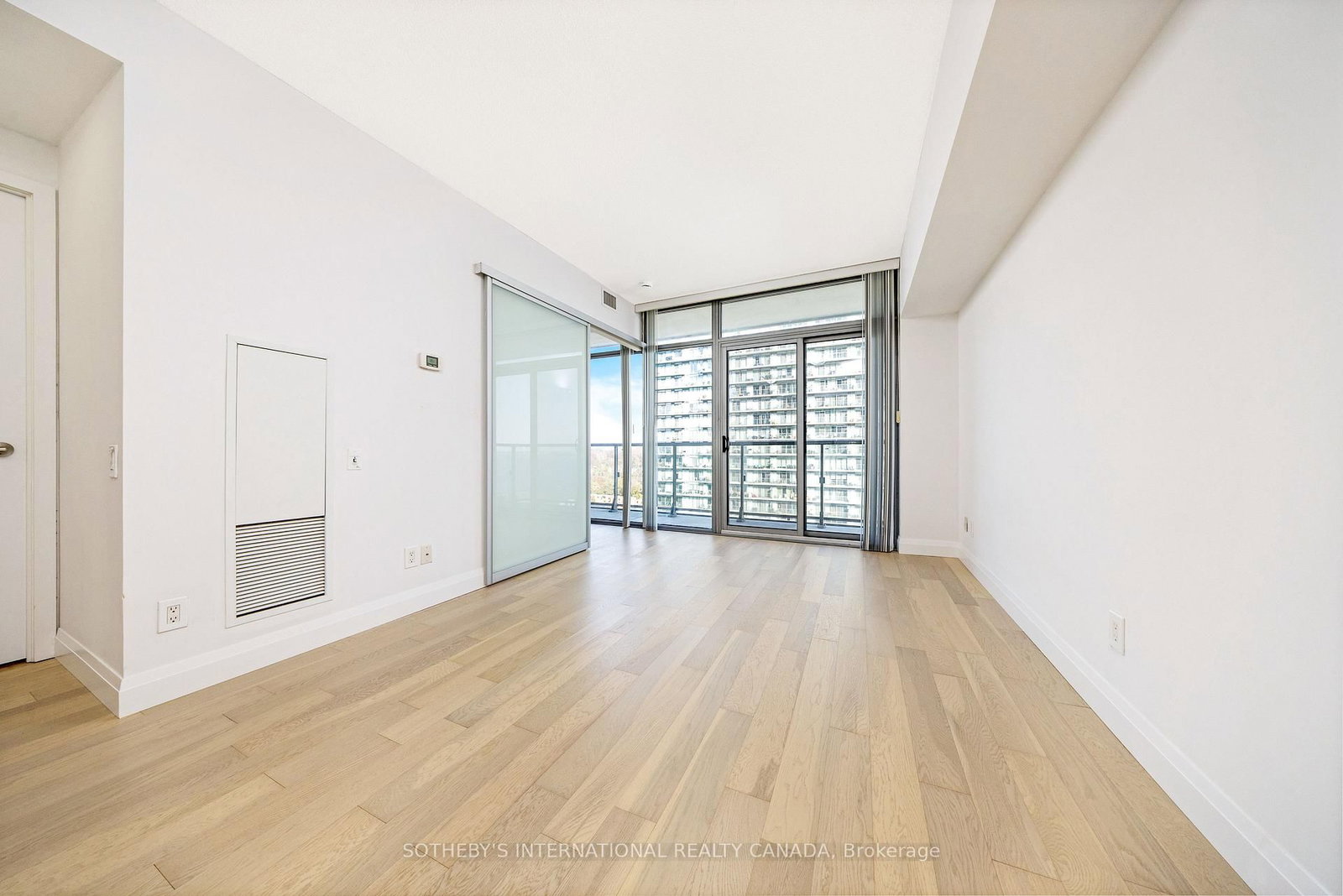 105 The Queensway Avenue, Unit 1601 - Photo 15