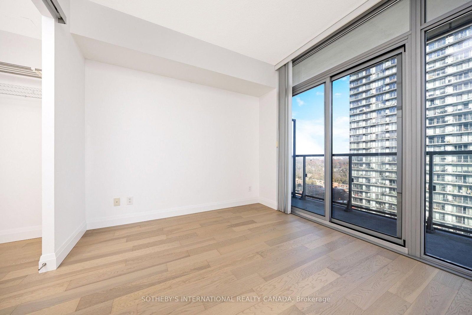 105 The Queensway Avenue, Unit 1601 - Photo 20