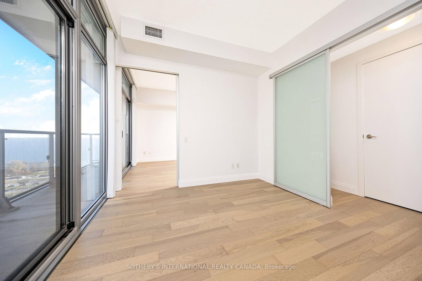 105 The Queensway Avenue, Unit 1601 - Photo 21