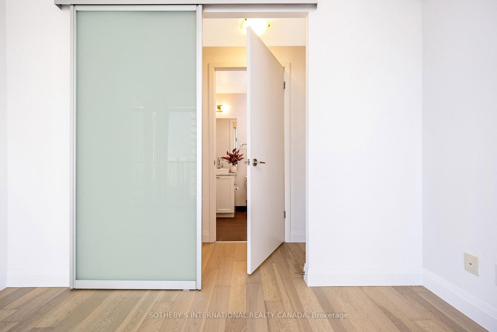 105 The Queensway Avenue, Unit 1601 - Photo 24