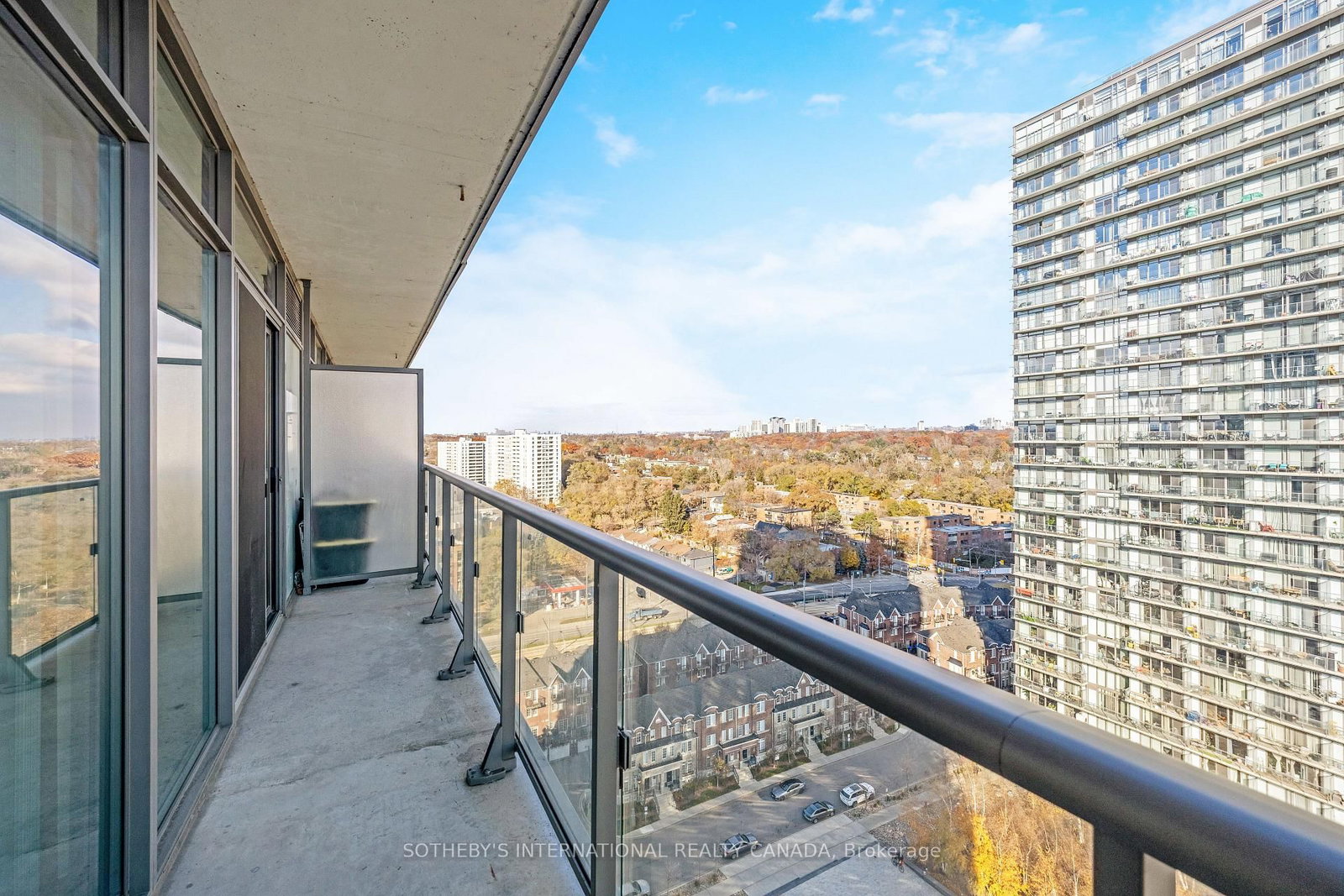 105 The Queensway Avenue, Unit 1601 - Photo 27