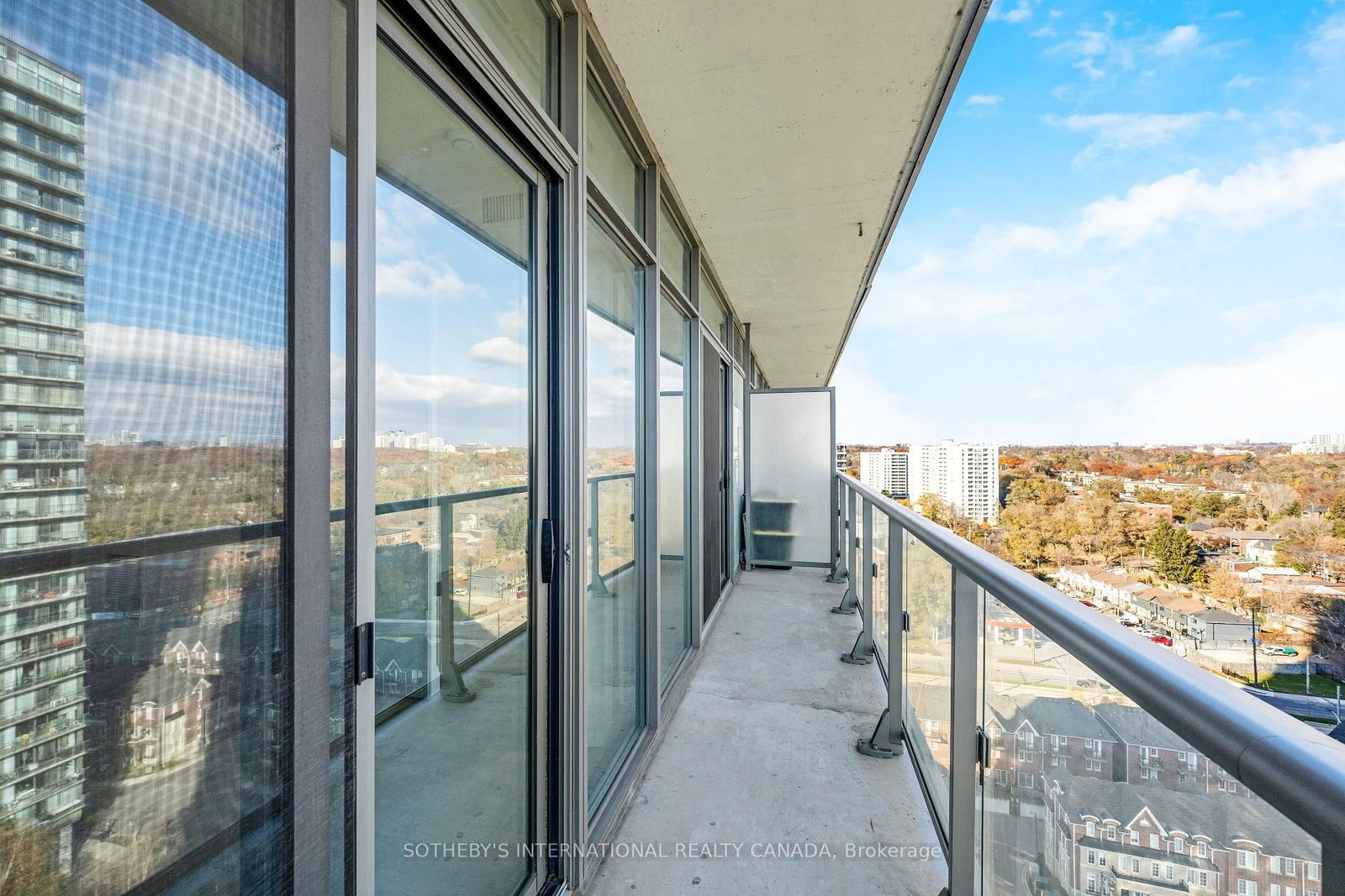 105 The Queensway Avenue, Unit 1601 - Photo 28