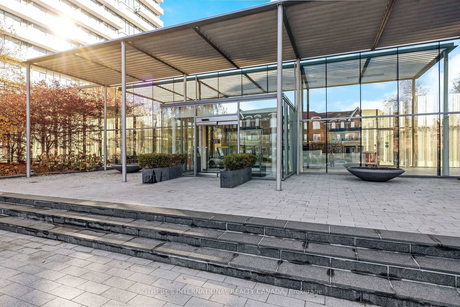 105 The Queensway Avenue, Unit 1601 - Photo 3