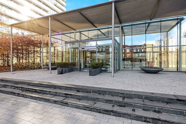 1601 - 105 The Queensway Avenue