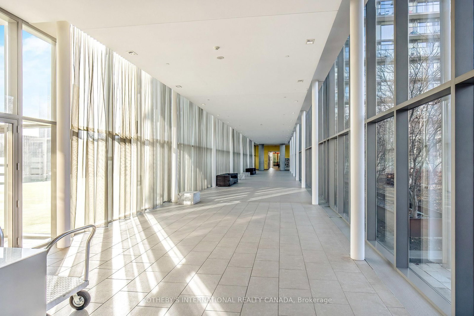 105 The Queensway Avenue, Unit 1601 - Photo 4