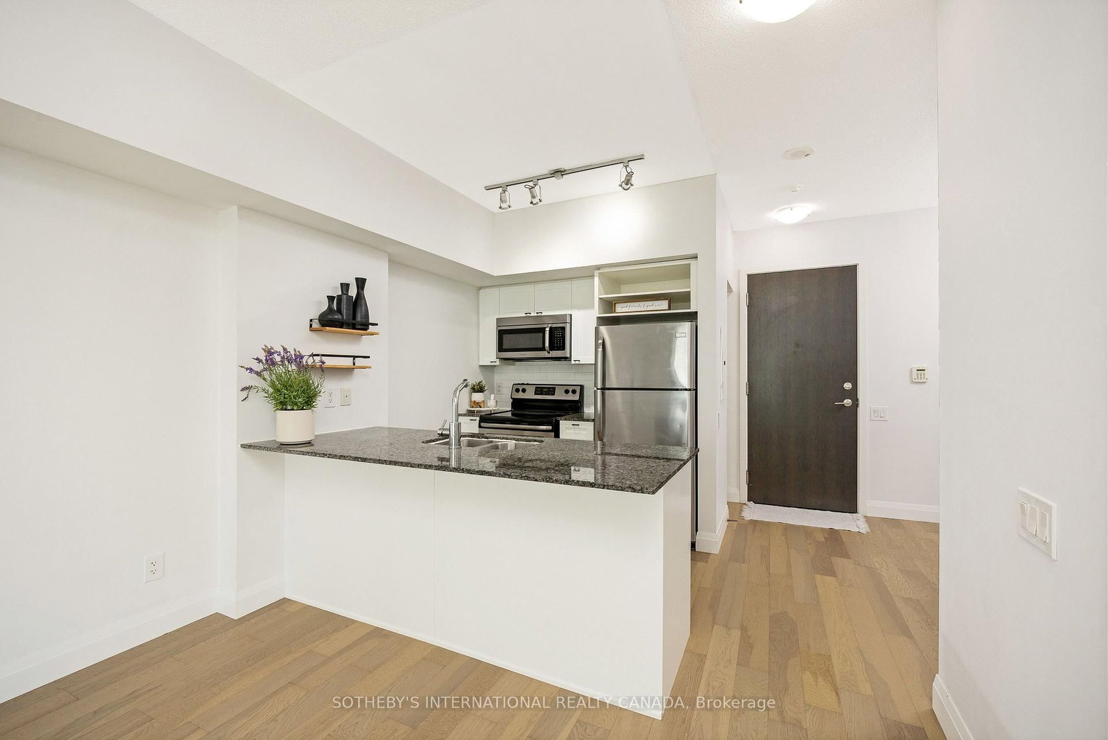 105 The Queensway Avenue, Unit 1601 - Photo 9