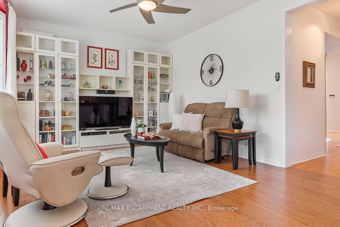 1211 Barr Crescent - Photo 11