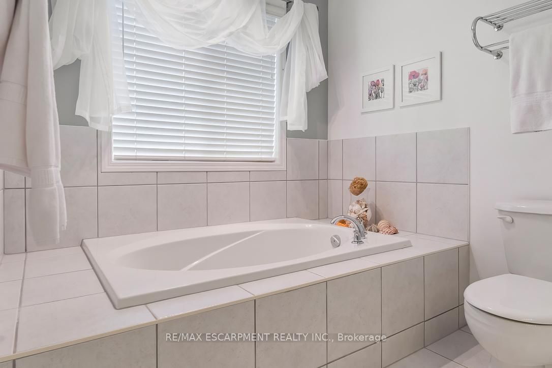 1211 Barr Crescent - Photo 27