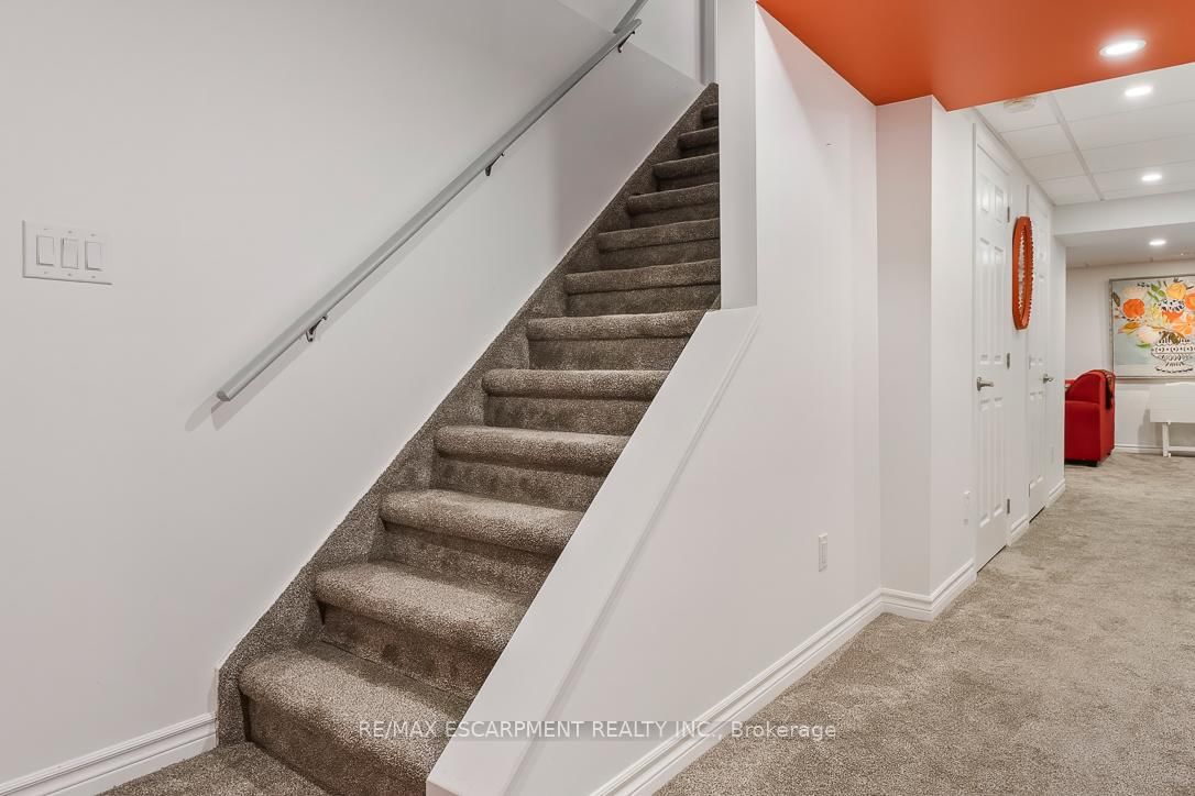 1211 Barr Crescent - Photo 35