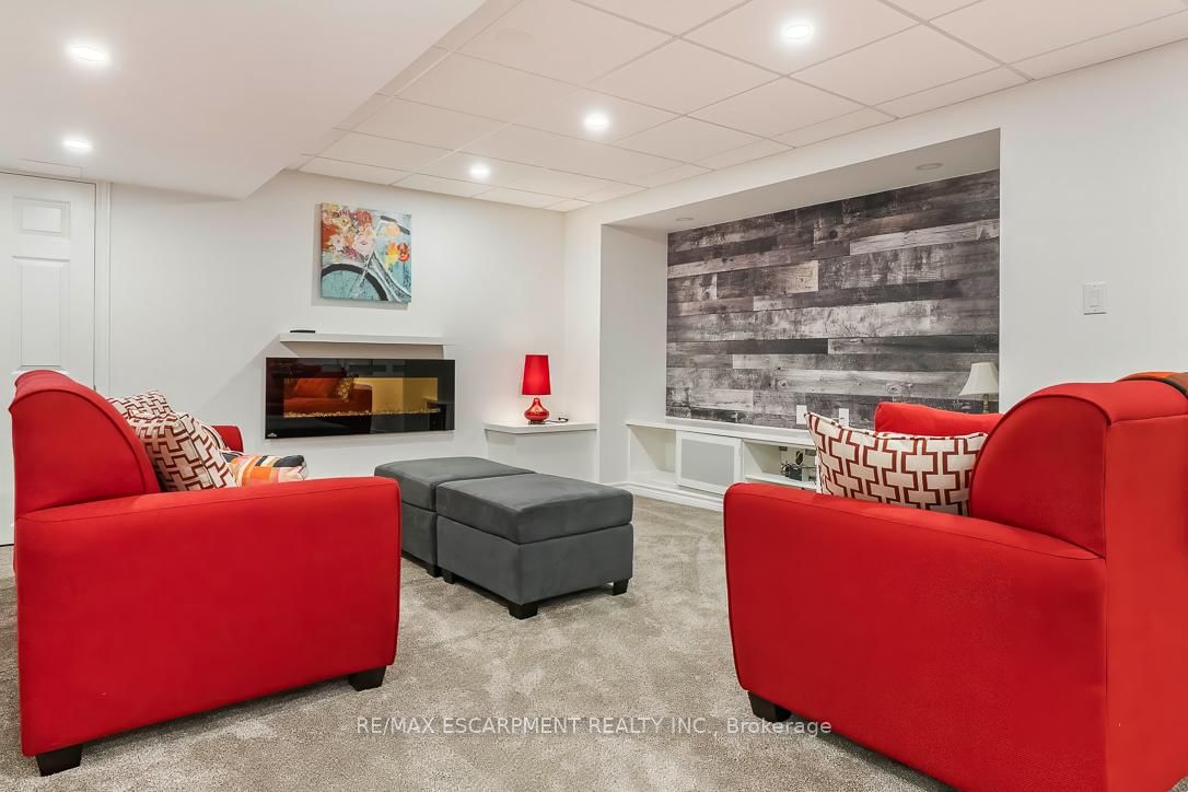 1211 Barr Crescent - Photo 36