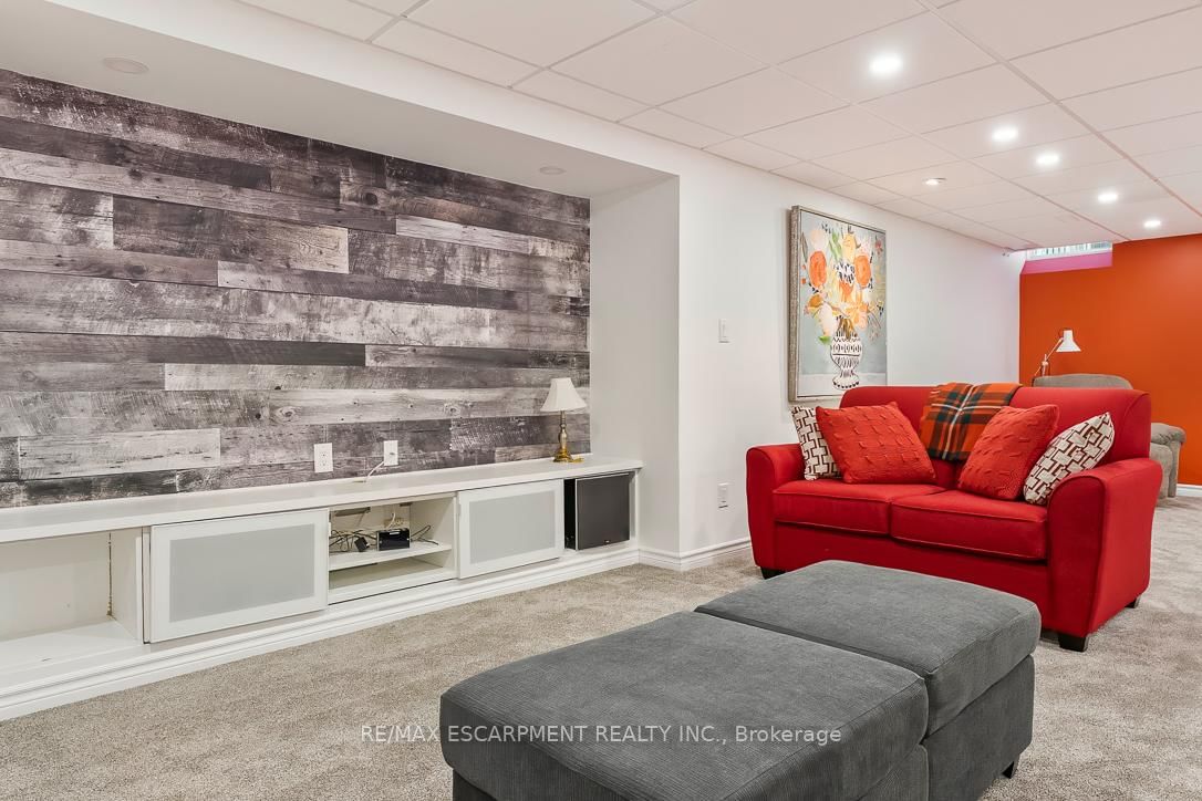 1211 Barr Crescent - Photo 37