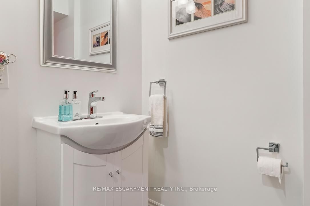 1211 Barr Crescent - Photo 41