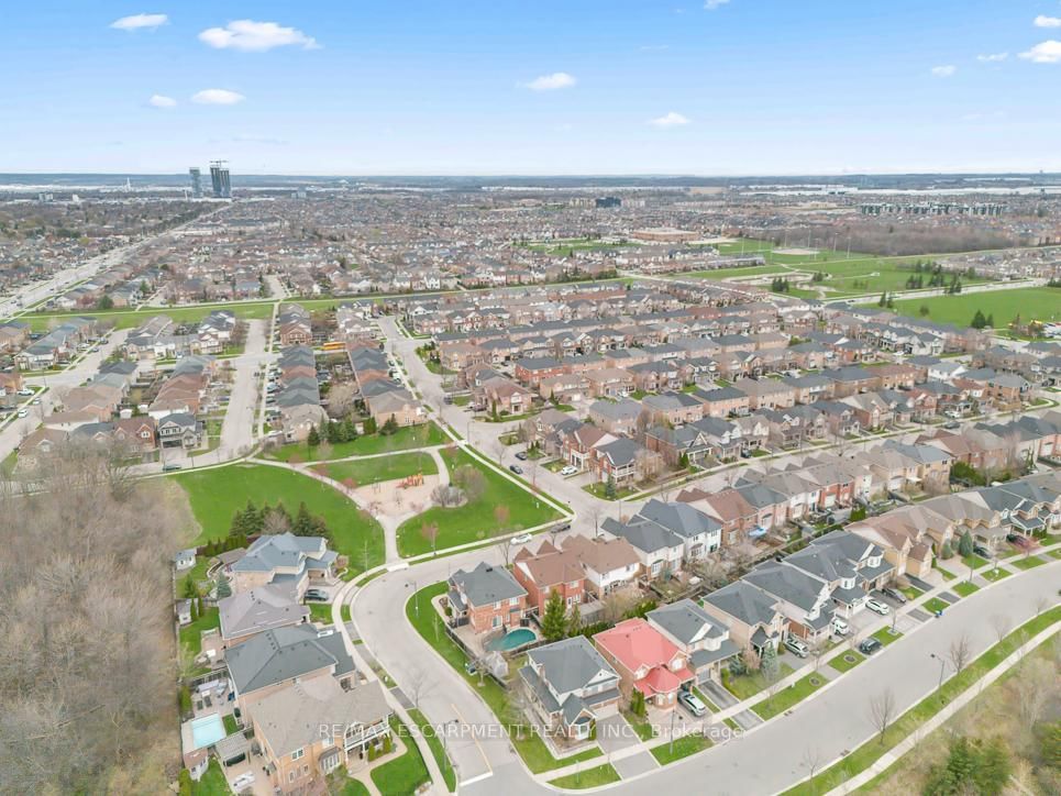 1211 Barr Crescent - Photo 49