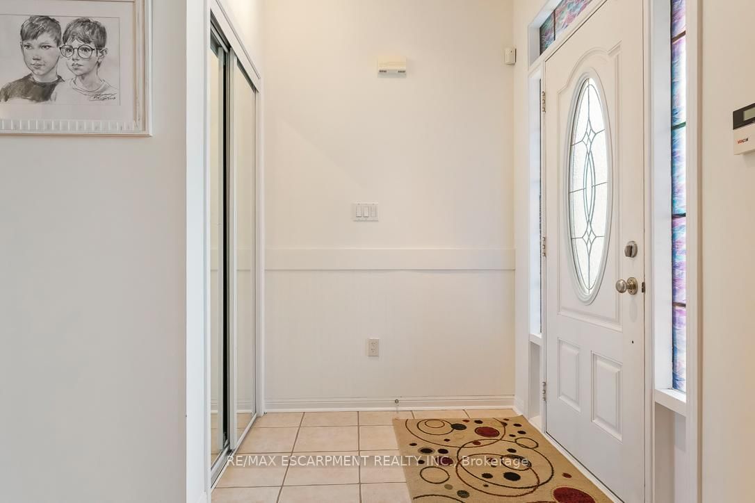 1211 Barr Crescent - Photo 5