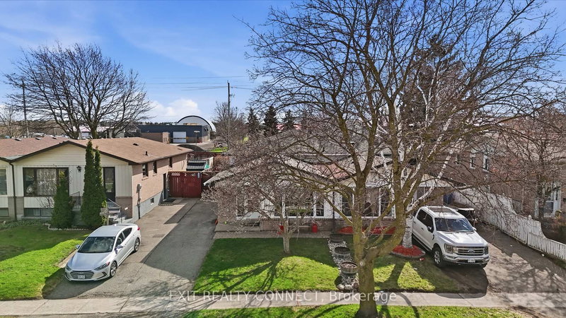 179 Burbank Cres, Orangeville, L9W 3H7 | Image 2