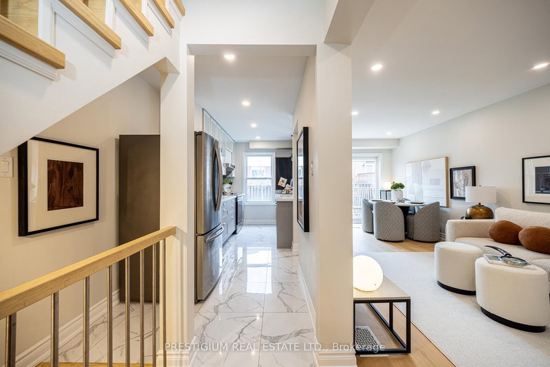 4094 Teakwood Dr, Mississauga, L5C 3L6 | Image 3