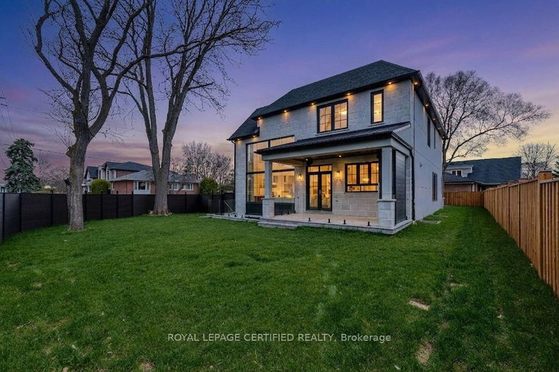 1404 Waverly Ave SW, Oakville, L6L 2S3 | Image 2