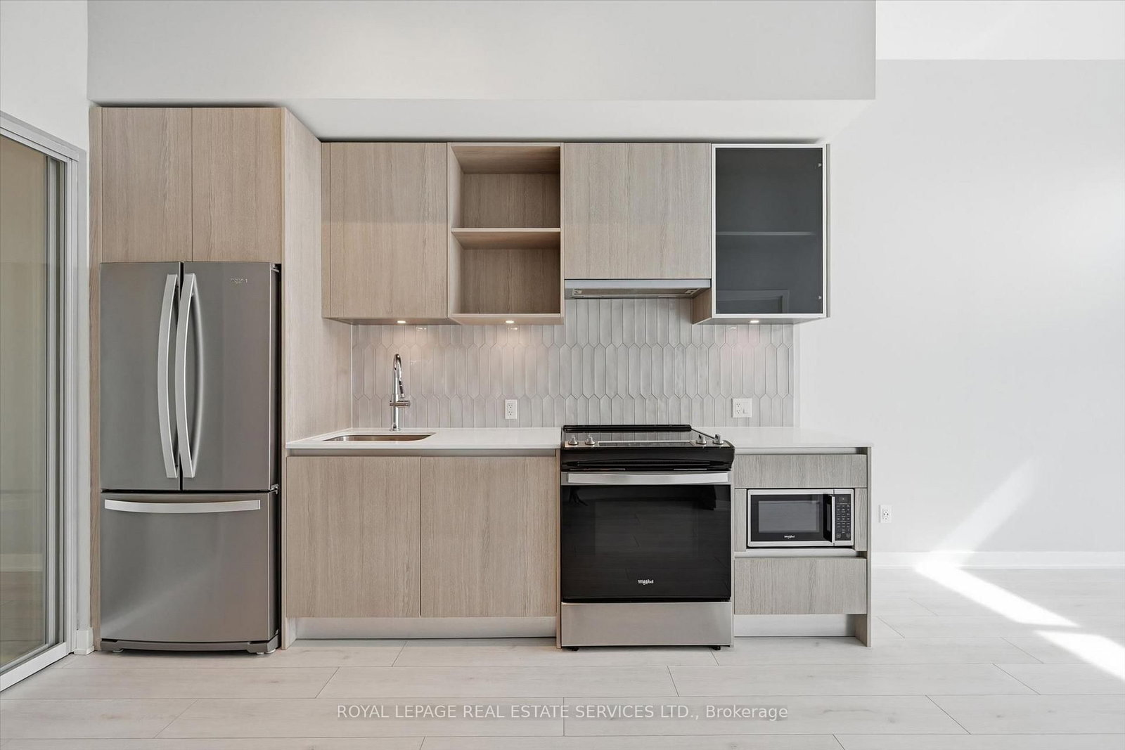 405 Dundas Street W, Unit 104 - Photo 10