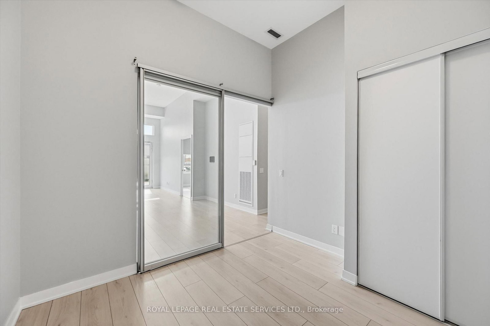 405 Dundas Street W, Unit 104 - Photo 15