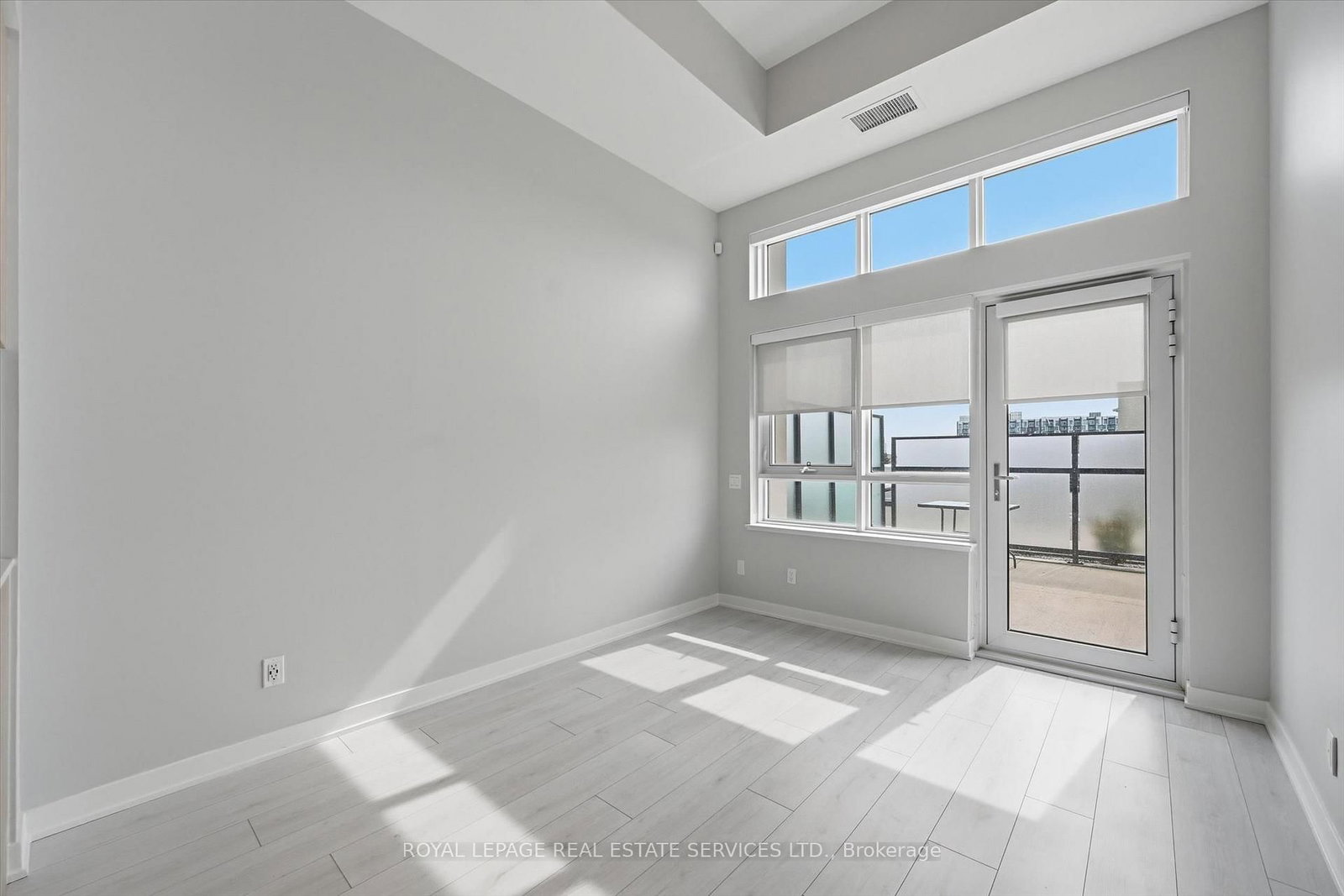 405 Dundas Street W, Unit 104 - Photo 19