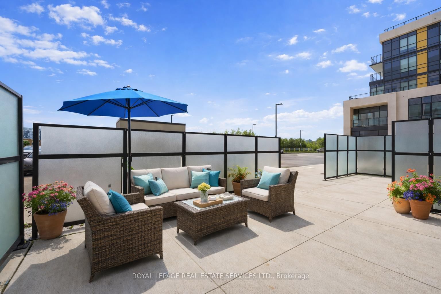 405 Dundas Street W, Unit 104 - Photo 33