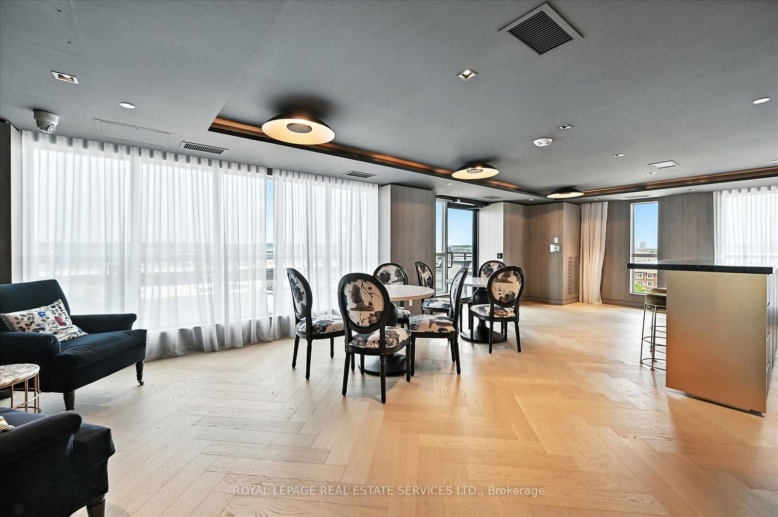 405 Dundas Street W, Unit 104 - Photo 38